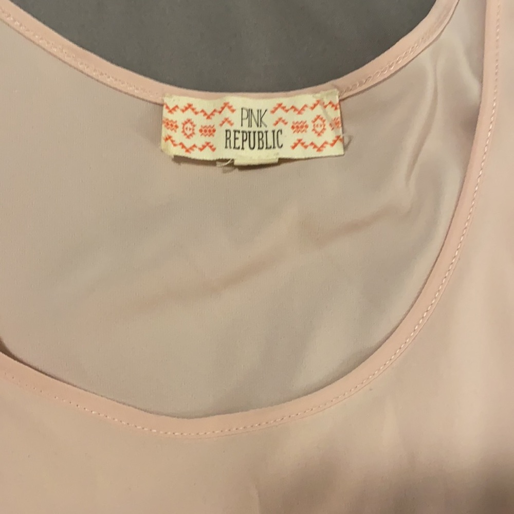 Pink Shell Tank - Picture 2 of 4